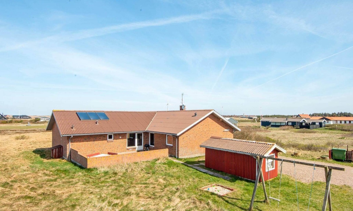 Vrist Strand House | 14 person holiday home in Harboøre