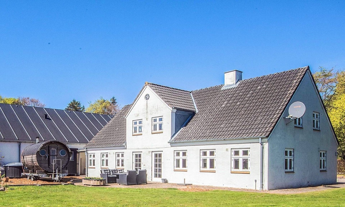 Favrlund House | 14 person holiday home in Ribe