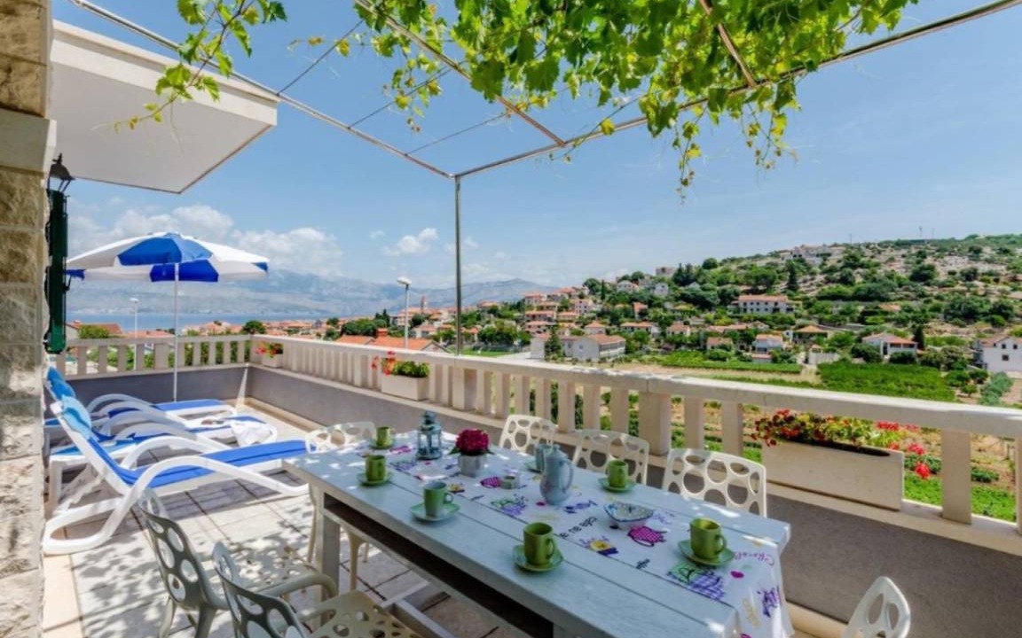 Postira Apartment | 140 m² Apartment ∙ 3 bedrooms ∙ 6 guests
