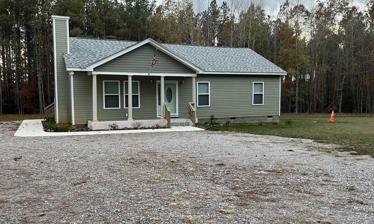 Sutherland House | 1400 Square feet of space, isolate in three acres lot.