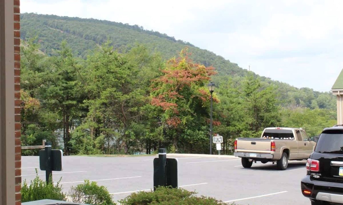 Mercersburg House | 14175 Northern Lights Drive, #6 | Slope Side Condo