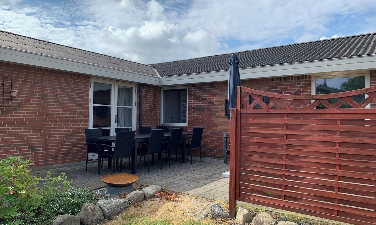 Sillerslev House | 147 m2 beautiful holiday home only 300 meters from the beach