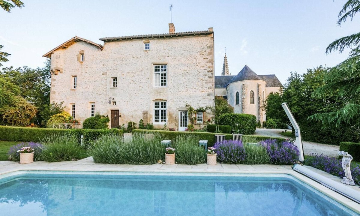 Pressigny House | 14th Century Dog Friendly Priory and Mediaeval Tower