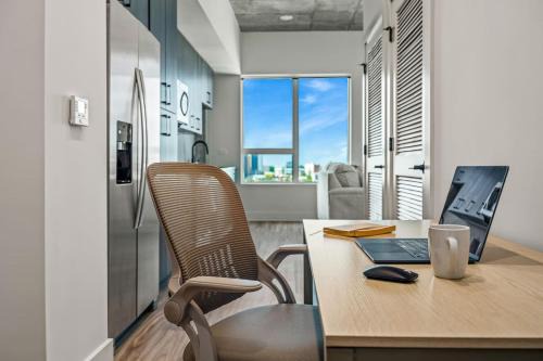 Channel District Apartment | 14th Floor SkySuite - DT Views! with Pool & Gym