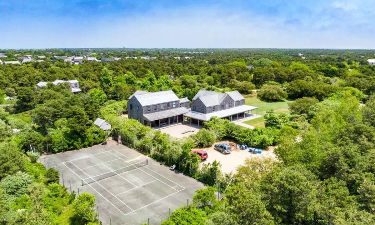 Nantucket House | 15-Bedroom Home in Surfside