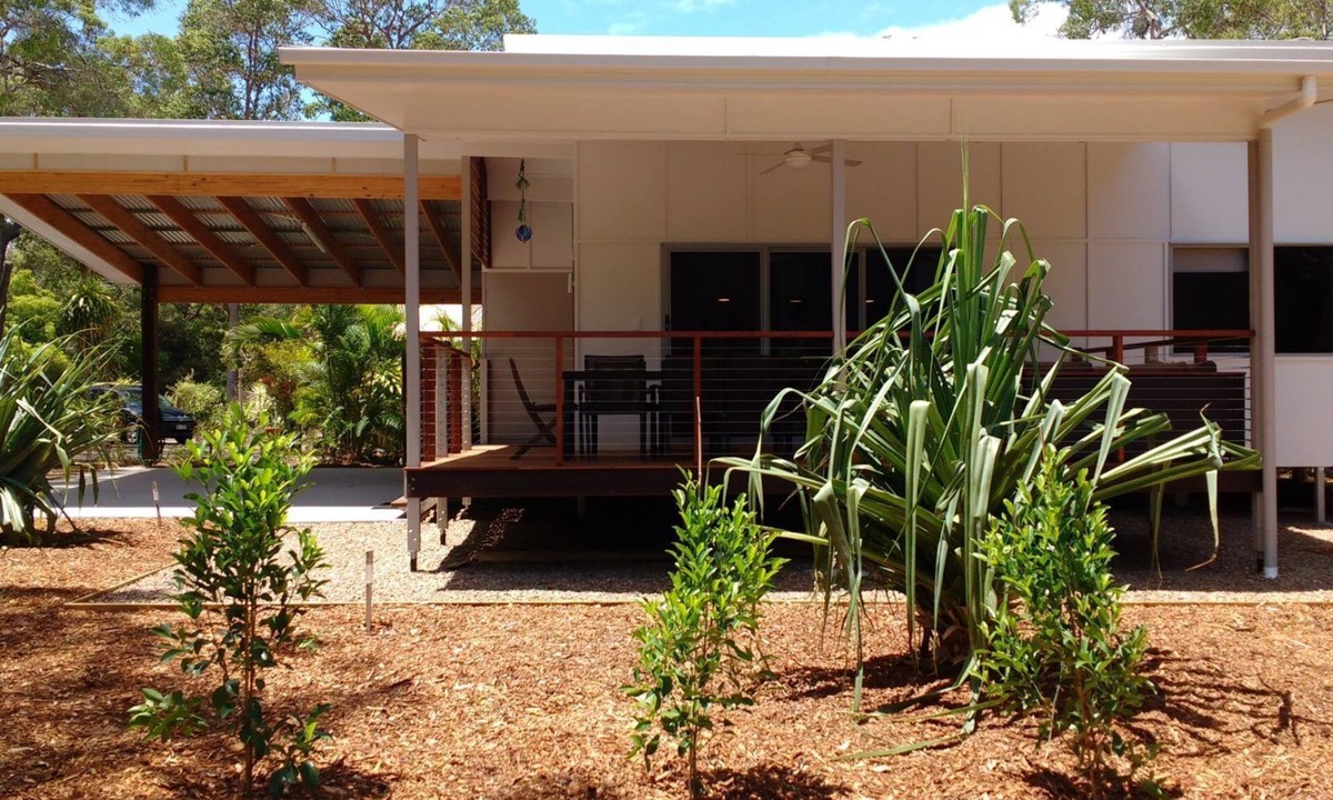 Rainbow Beach House | 15 Esprit Drive - Rainbow Shores. Wifi. Close to beach