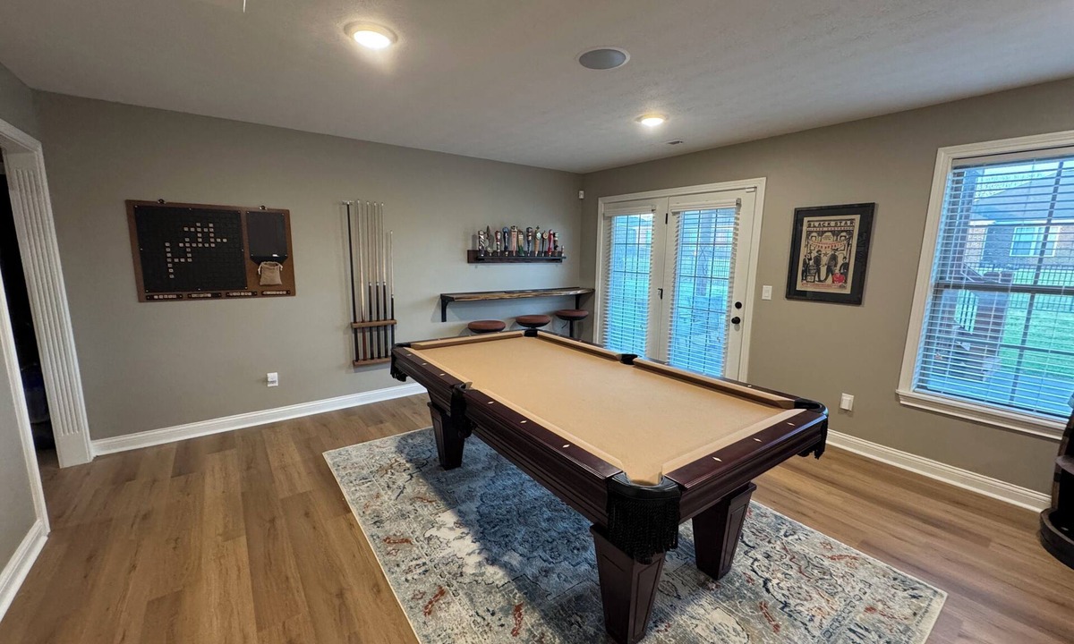 Speed House | 15 Mi to Louisville: Game Room + EV Charger
