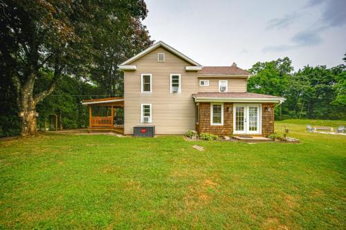 Mingoville House | 15 Mi to Penn State Hideaway with Fire Pit!