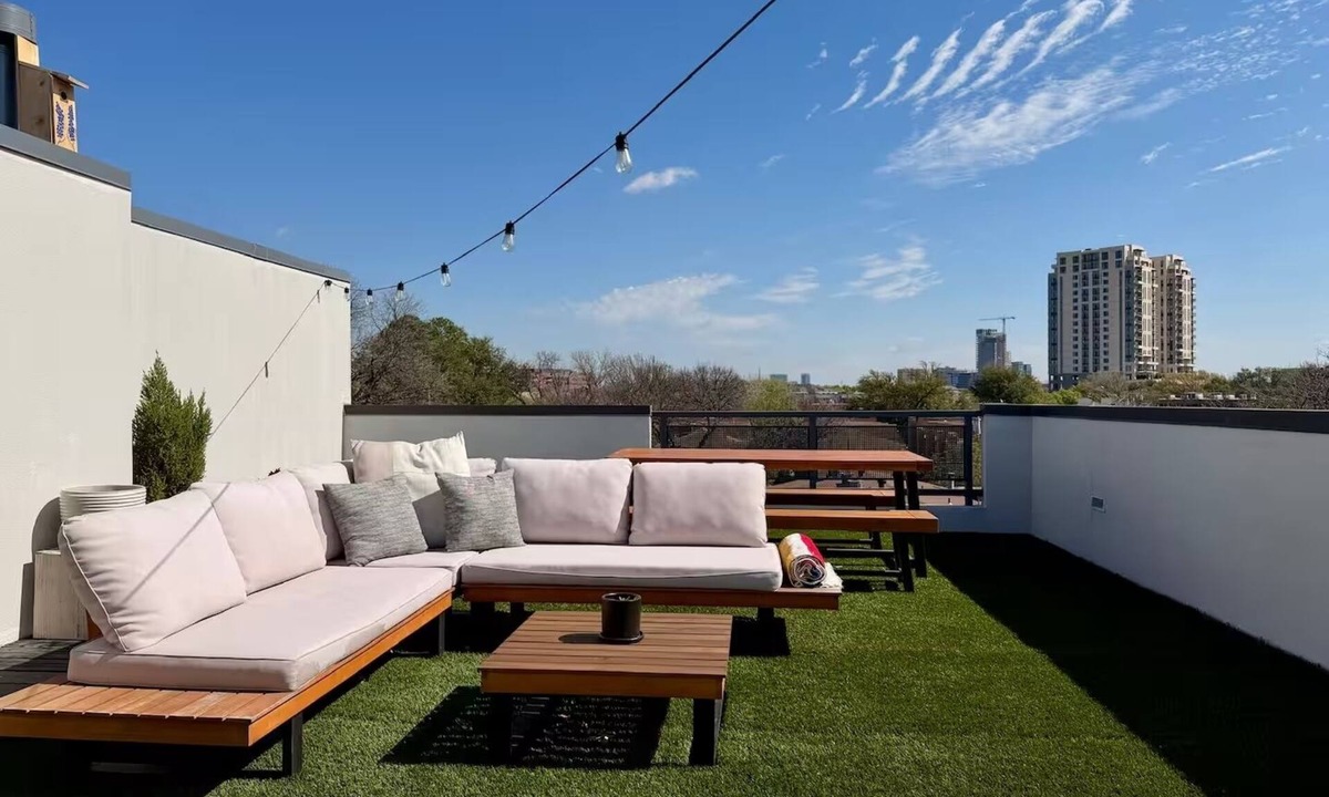 Oak Lawn House | 15 Min Drive 2 FIFA Near Shops & Restaurants!