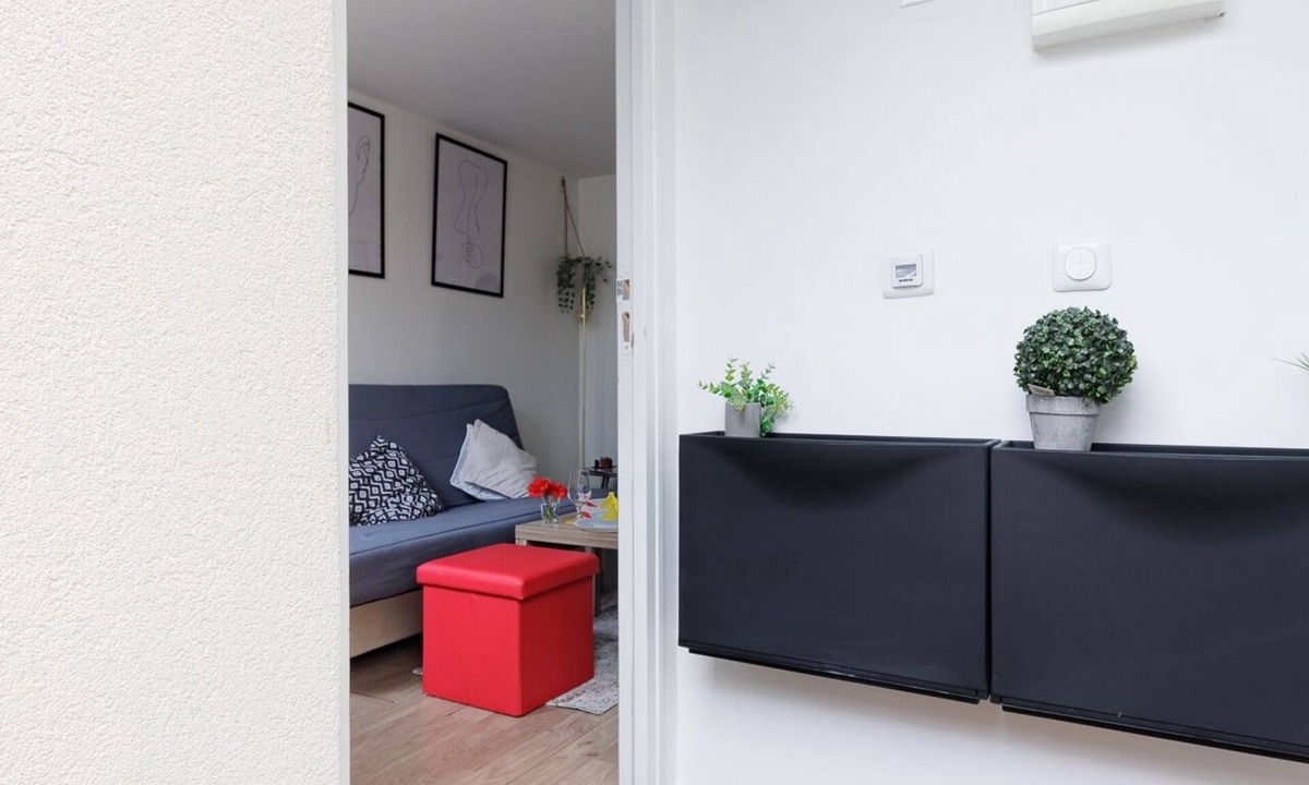 Savigny-sur-Orge Apartment | 15 MIN FROM PARIS/VILLA ORNELLA