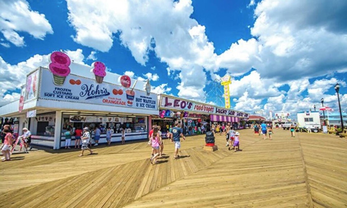 Red Bank House | 15 minutes Jersey shore