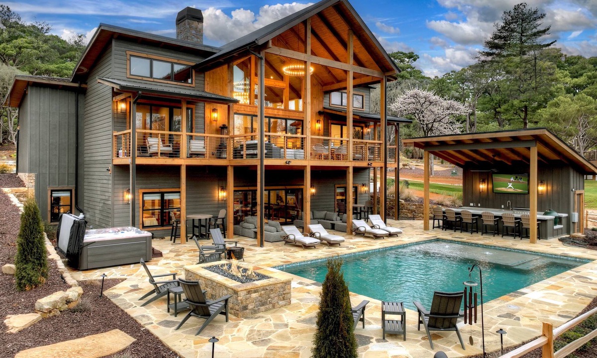Epworth House | 15% off December-March Please Inquire