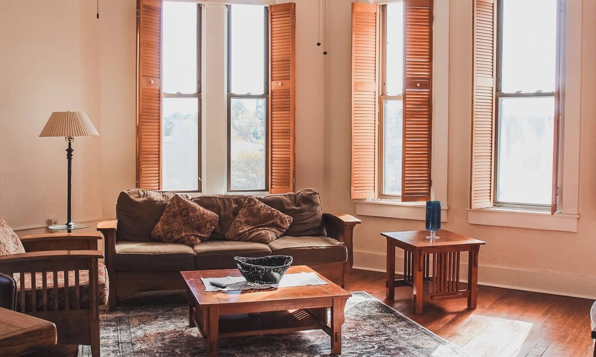 Oxford Apartment | 15% off Spring Special | Historic Bank | Wi-Fi | Close to Purdue