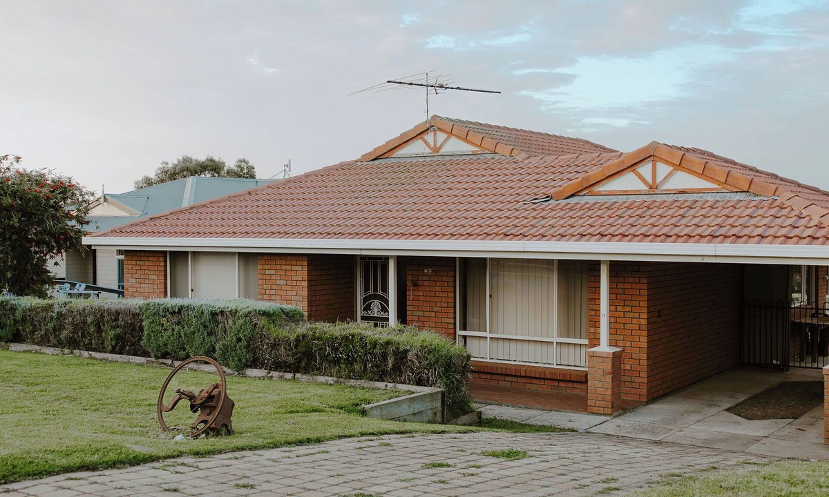 Penneshaw House | 15% Off Weekly | Coastal-View MALU | 4BR