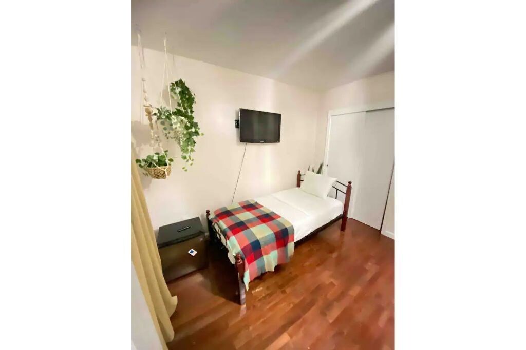 Crown Heights Apartment | ꧁15 🅼🅸🅽🆂 🆃🅾 🅼🅰🅽🅷🅰🆃🆃🅰🅽꧂