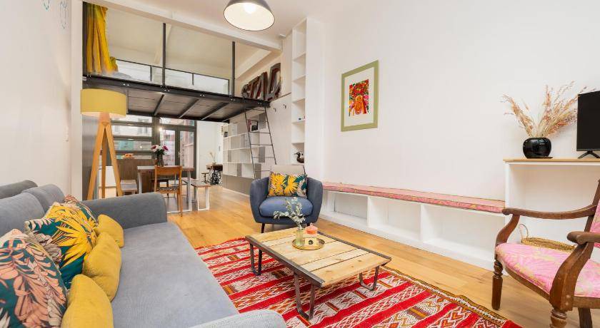 Saint-Denis Apartment | 150 m² Apartment ∙ 6 bedrooms ∙ 12 guests