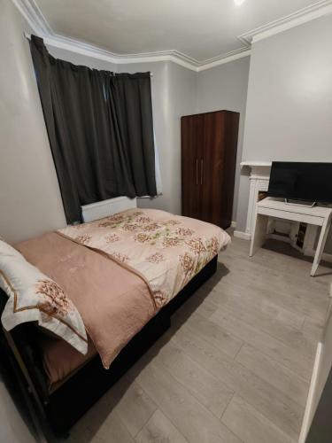 Edmonton House | 151 Felixstowe road