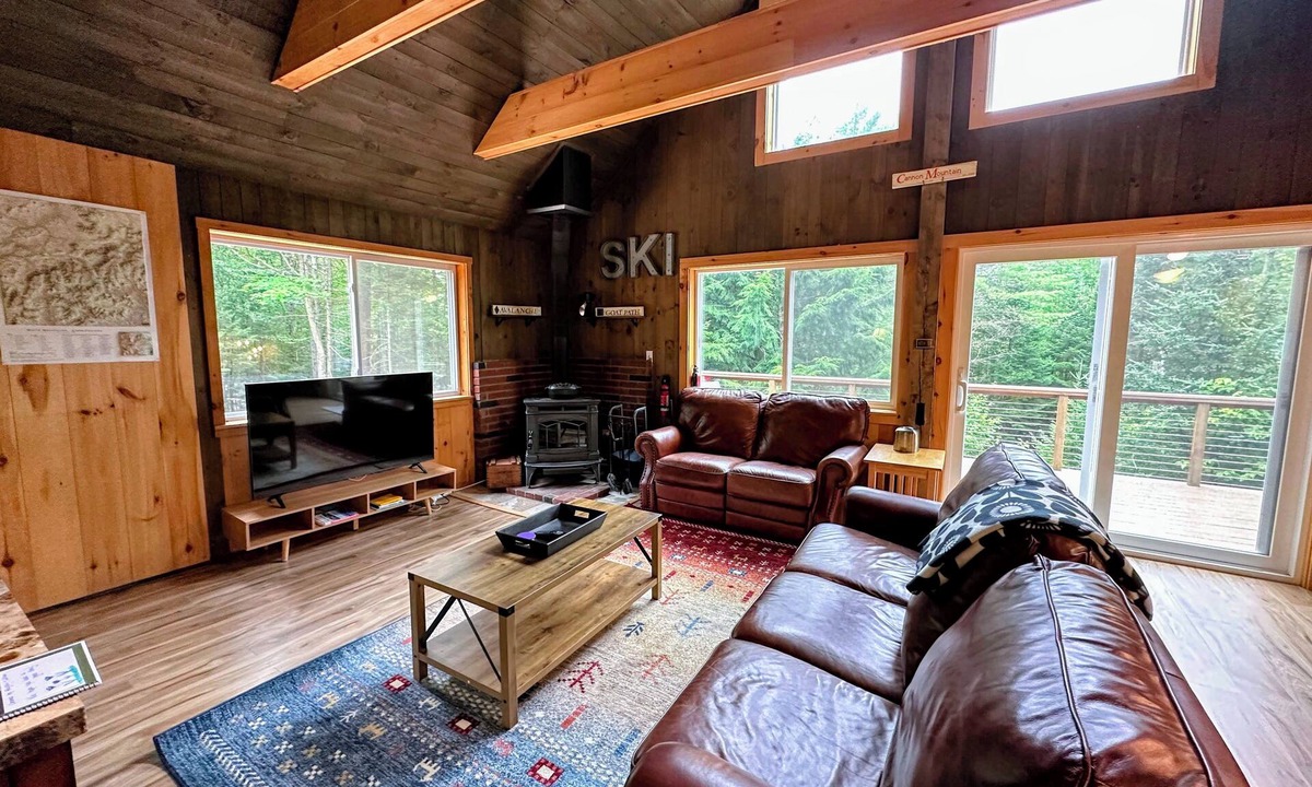 Franconia Cottage | 157sl Peaceful Franconia Notch Forest Retreat Near Cannon Privacy, and Comfort! Pool gym Passes