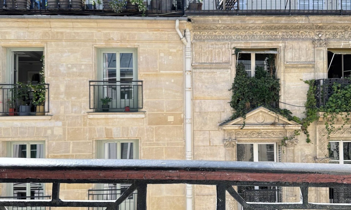 Quartier de la Porte-Saint-Denis Apartment | 1586 Hauteville
