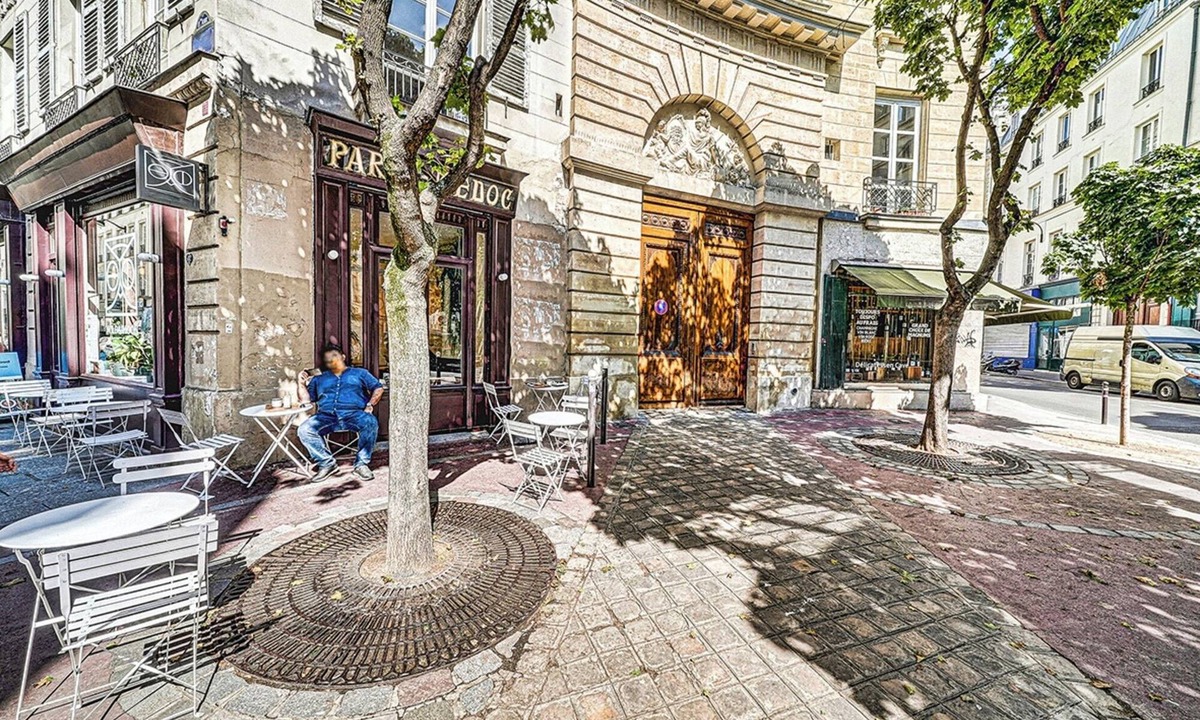 Quartier de la Folie-Mericourt Apartment | 1597 Amelot