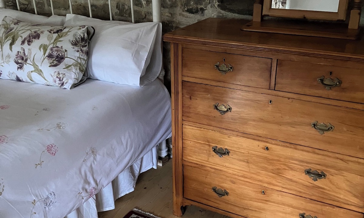 Sticklepath House | 15th Century barn extension with glorious views across Mid Devon