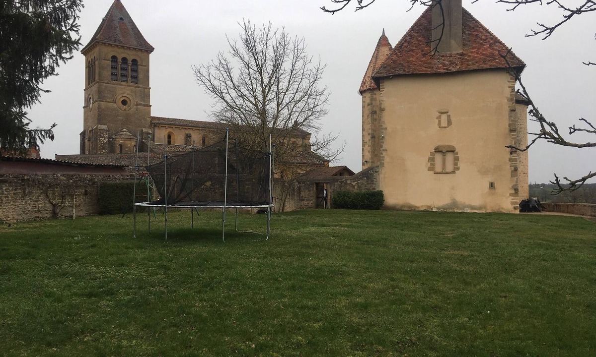 Saint-Vincent-Bragny House | 15TH CENTURY PRIORY