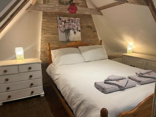 Cambridge House | 15th Century Thatched Cottage