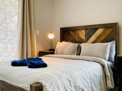 Southington House | 16 A COZY GETAWAY 4BED 3BATH HOME W FIRE PIT