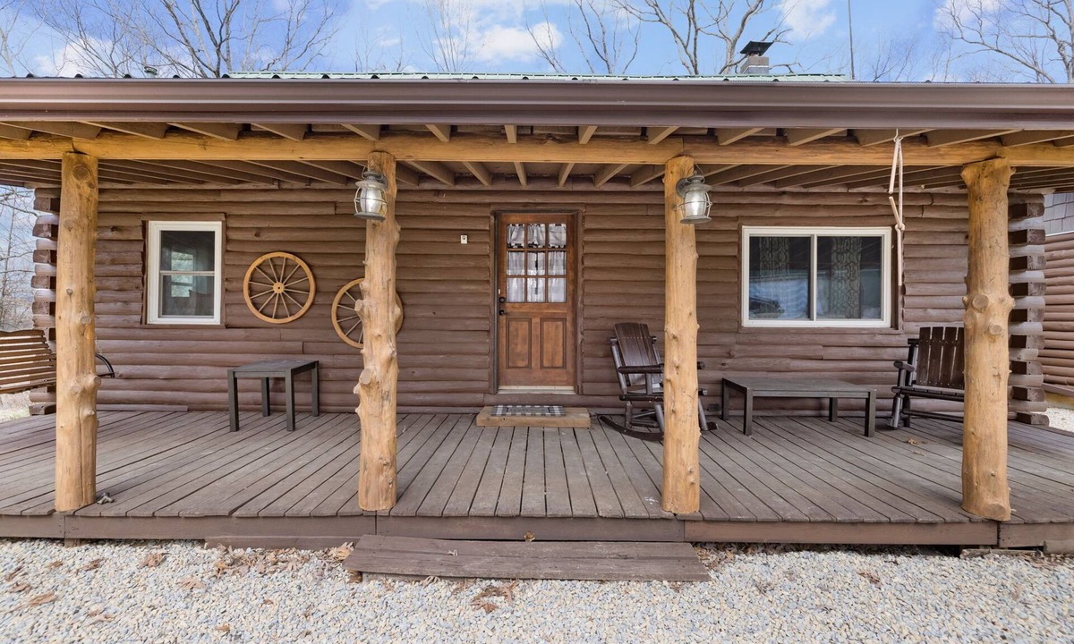 Doe Run Cabin | 16 Acres of beauty and relaxation