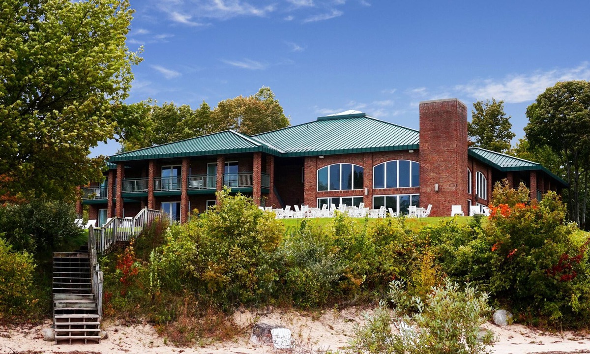 Northport Cabin | 16 Bedroom 19 Bathroom Waterfront Lodge