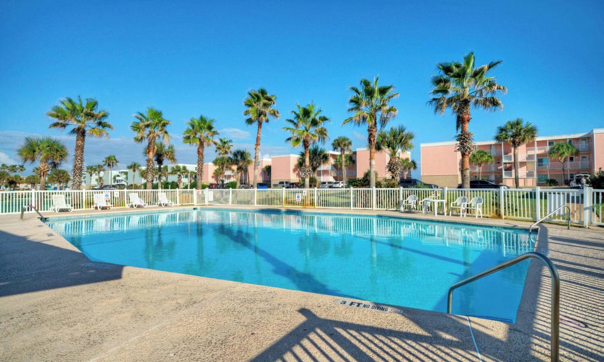 Port Aransas House | 16 Condos, Sleeps 108 w/Pools, Beach Access & Boardwalk | Island Retreat