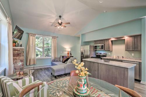 Brodheadsville House | 16 Mi to Ski Slopes! Creekside Poconos Cottage