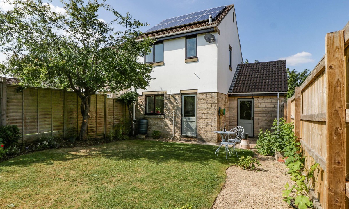 Bradford-on-Avon Cottage | 16 Mythern Meadow