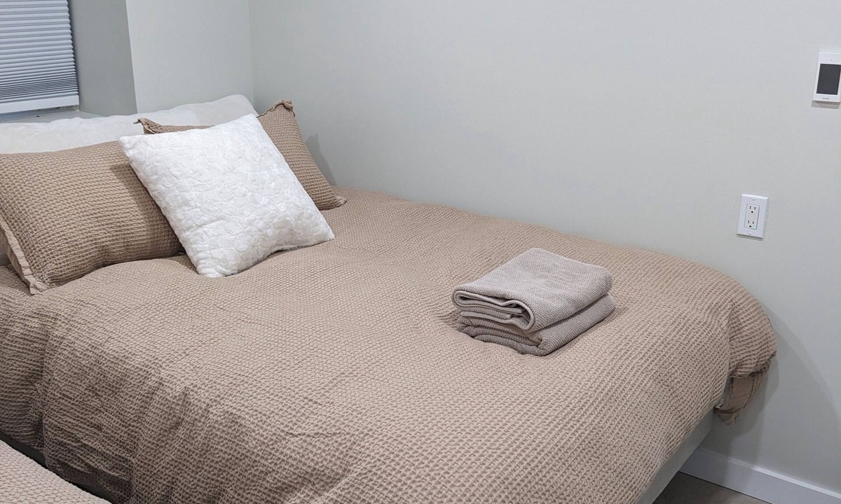 Passaic Apartment | 16 shower Head Stay Luxury Stay