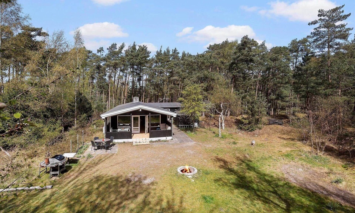 Pedersker House | 1608 Aakirkeby - Loftsgårdsskoven 5