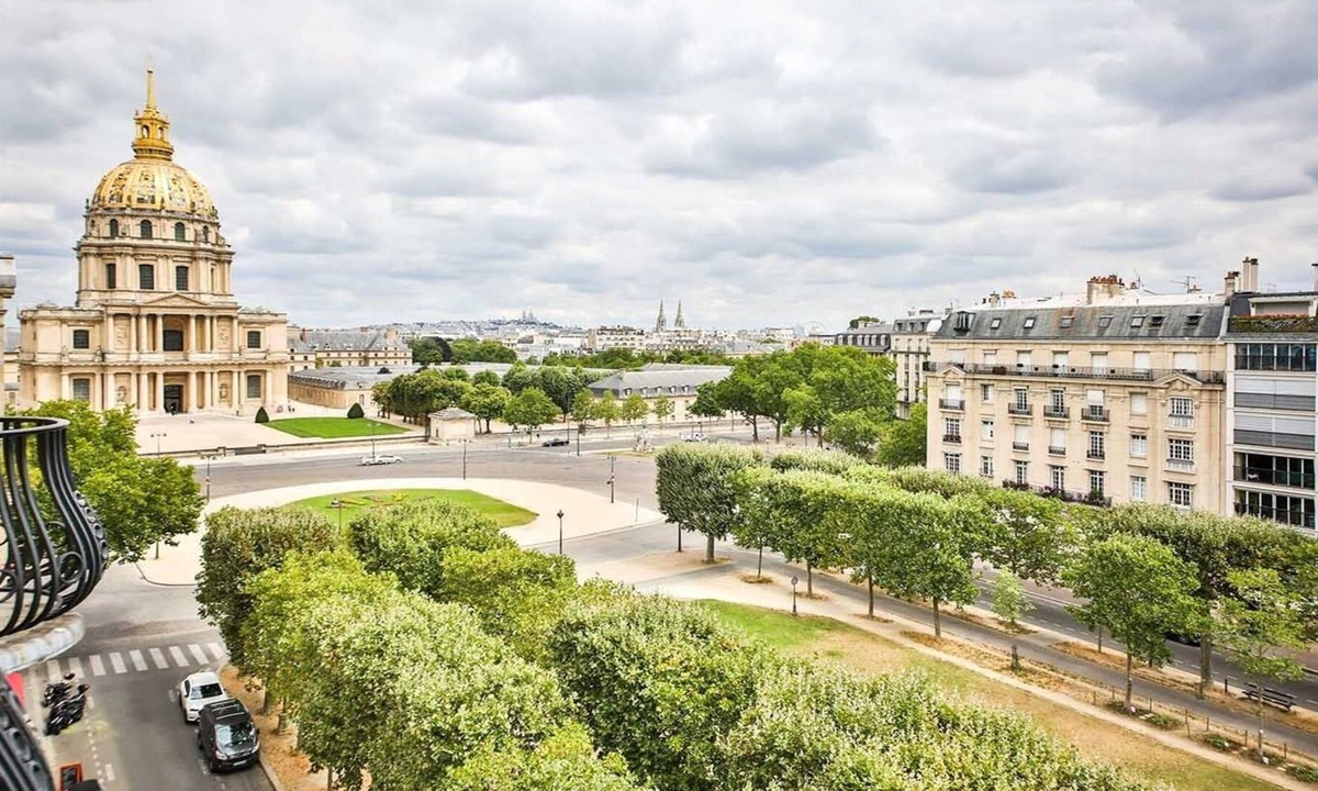 Quartier de l'Ecole-Militaire Apartment | 160M2 EXCEPTIONAL HOME IN THE LINE OF AVE DE BRETEUIL &INVALIDES CATHEDRAL