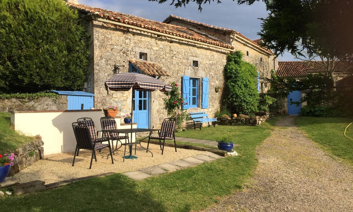 Edon Cottage | 16th Century Cottage with private heated pool and panoramic views