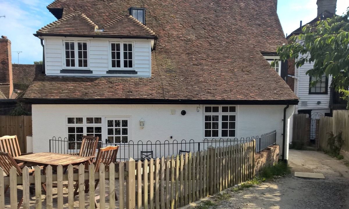 Cranbrook House | 16th Century Former Alehouse