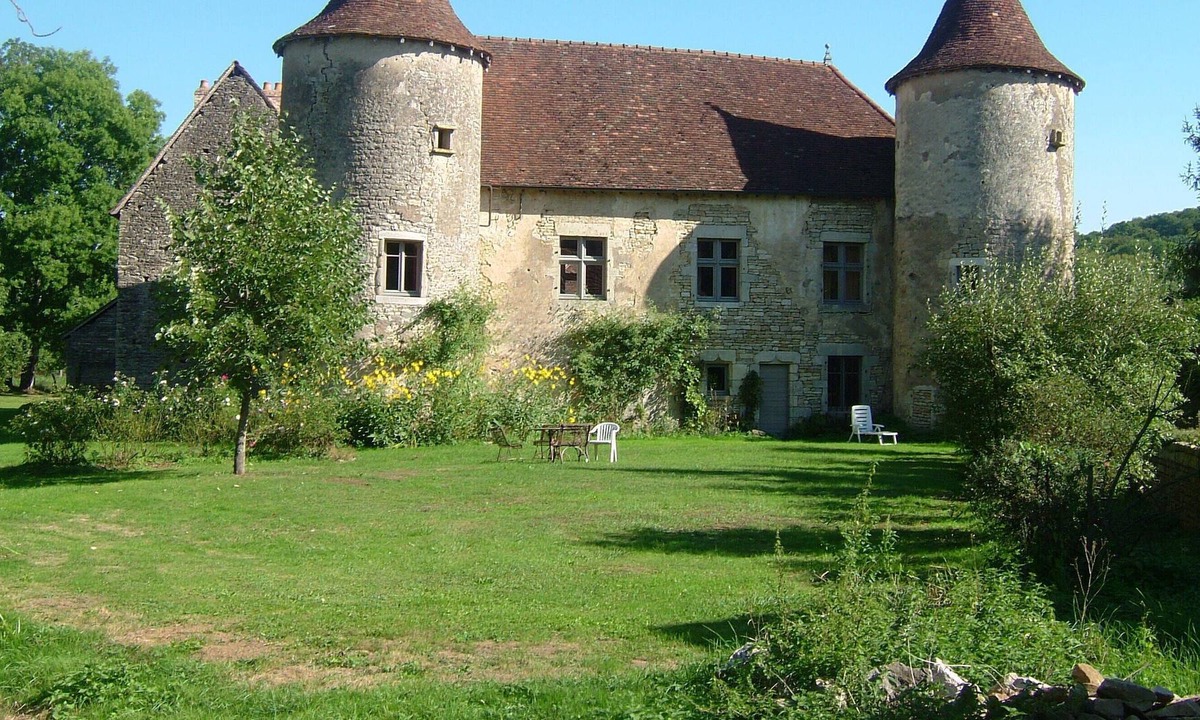 Lantenne-Vertiere House | 16th century castle