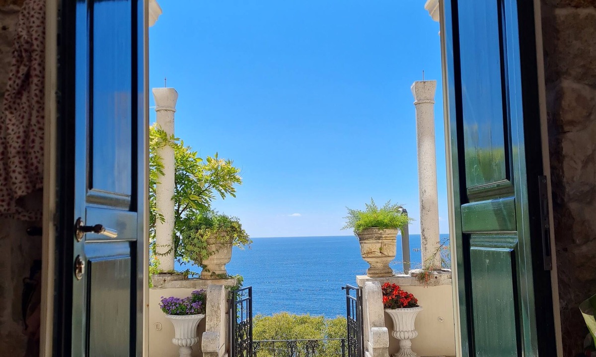 Pile Villa | 16th century villa Filomena, panoramic sea views, walking distance to Old Town