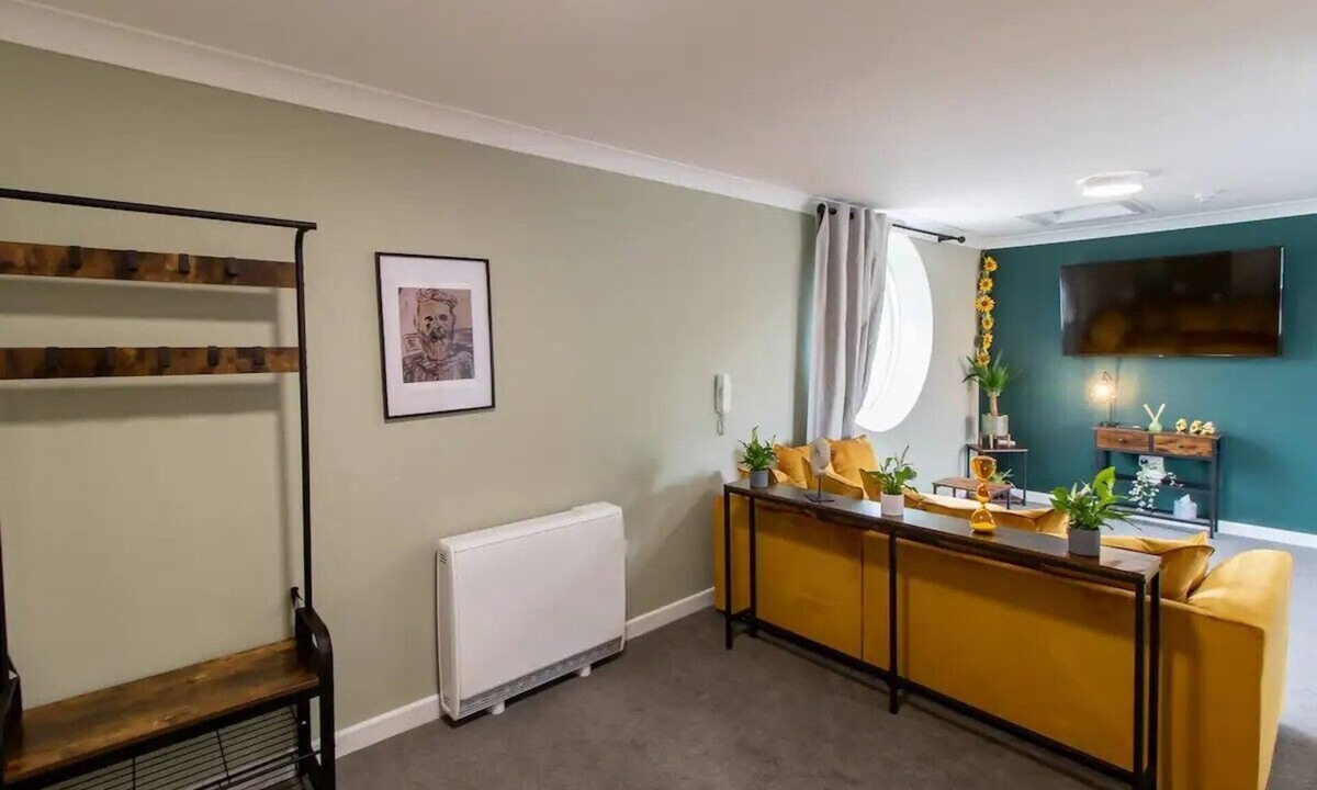 Hartlepool Apartment | 17 Bowline · Superb Studio + Free Parking - Pass the Keys