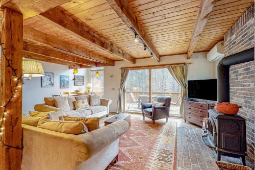 Intervale House | 17 Fox Run