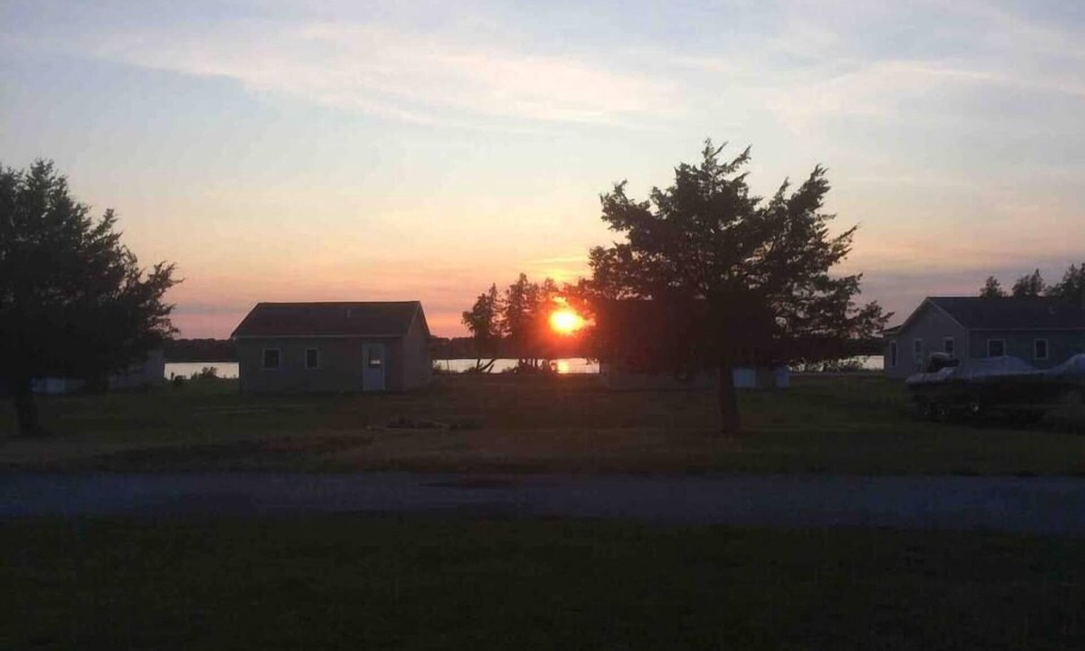 Alburg House | #17 Isle View - Fishing, Sunsets, Beaches, Golfing