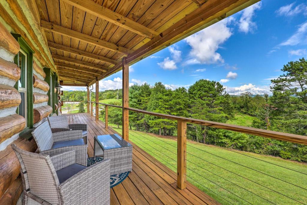 Marshall House | 17 Mi to Appalachian Trail! Mtn Retreat w/Views