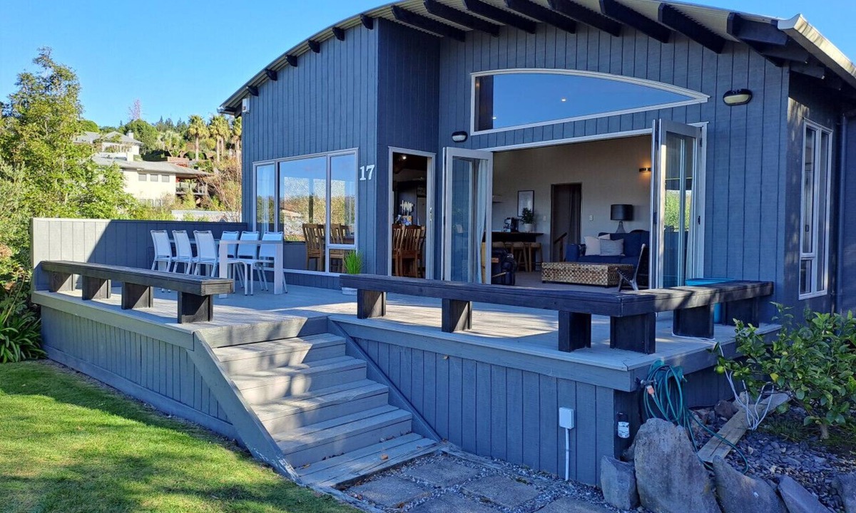 Acacia Bay House | 17 Te Urunga Place, Taupo