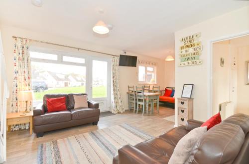 Nettlestone House | 17 Tollgate Cottages