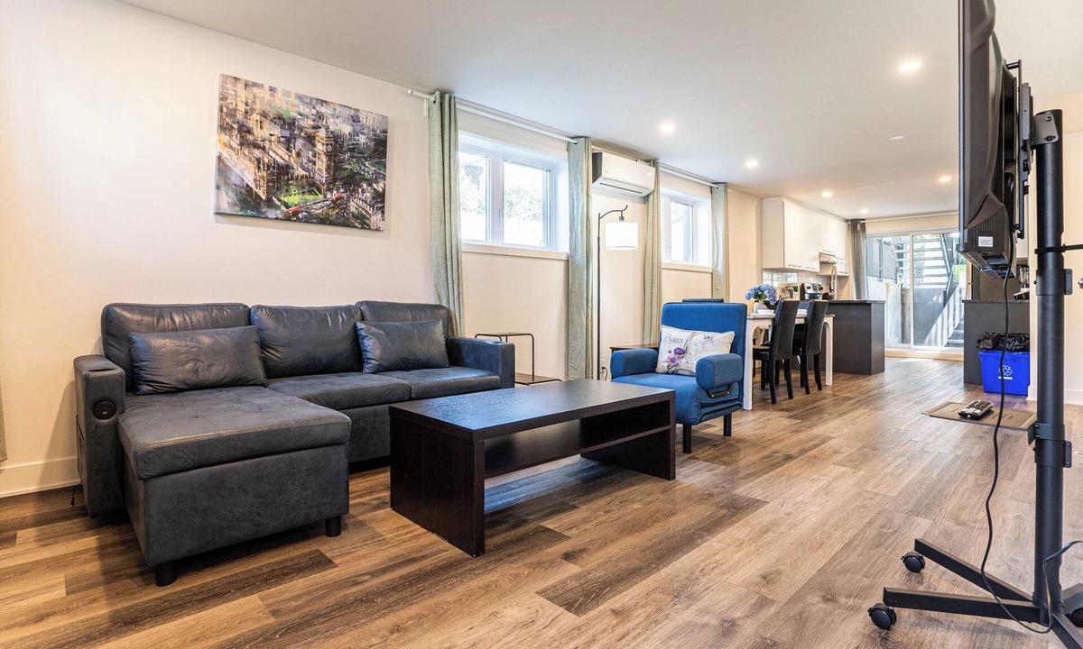 Lafleche Apartment | 1756 Rue Balmoral | 3BR/1BA Modern City Retreat
