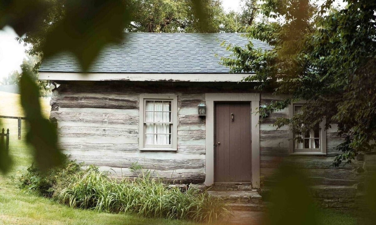 Paris House | 1791 Cabin on Historic Horse Farm