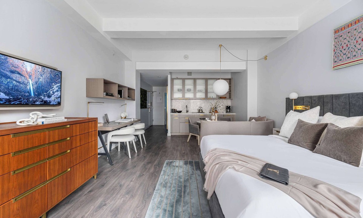 Financial District Apartment | 17John: Executive King Suite with Sofa Bed