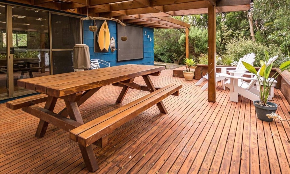 Sandy Point House | 18 Harbour View Sandy Point